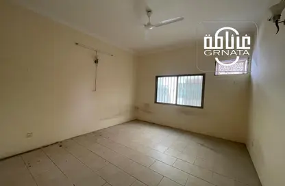 Empty Room image for: Apartment - 2 Bedrooms - 2 Bathrooms for rent in Jid Ali - Central Governorate, Image 1