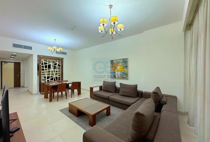 983567 - Property Image 2