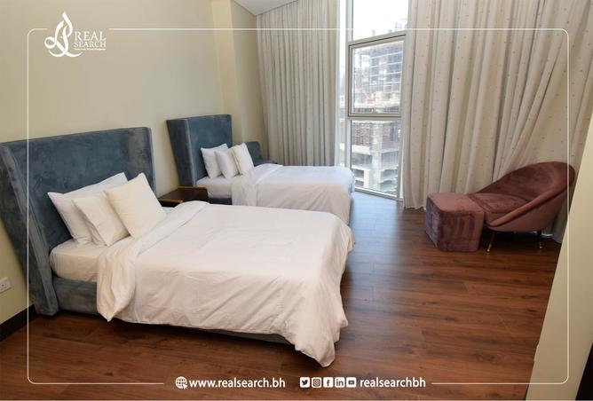 956438 - Property Image 3
