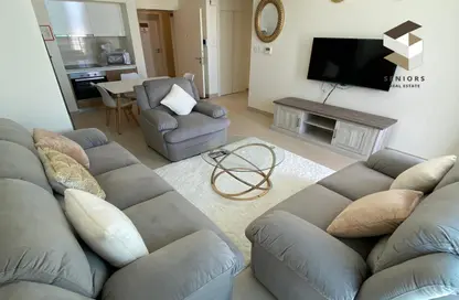 Living Room image for: Apartment - 1 Bedroom - 1 Bathroom for sale in Marassi Boulevard - Diyar Al Muharraq - Muharraq Governorate, Image 1