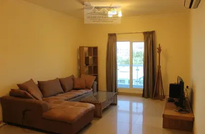 Living Room image for: Apartment - 1 Bedroom - 2 Bathrooms for rent in Adliya - Manama - Capital Governorate, Image 1