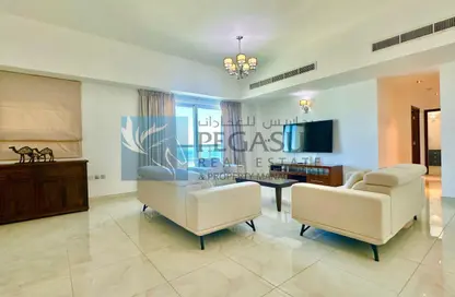 Apartment - 3 Bedrooms - 5 Bathrooms for rent in Al Juffair - Capital Governorate