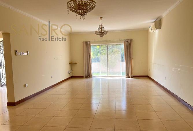 951471 - Property Image 2