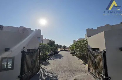 مجمع سكني - 8 غرف نوم - 8 حمامات للبيع في سار - المحافظة الشمالية