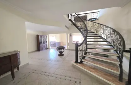 شقة - 4 غرف نوم - 6 حمامات للايجار في الحورة - محافظة العاصمة