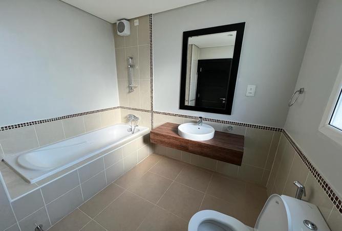 985310 - Property Image 2