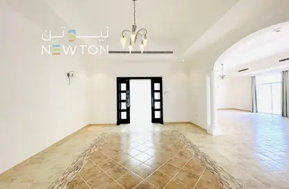 مجمع سكني - 4 غرف نوم - 5 حمامات للايجار في سار - المحافظة الشمالية