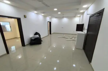 Apartment - 3 Bedrooms - 3 Bathrooms for rent in Hidd - Muharraq Governorate