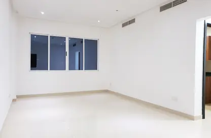 Apartment - 2 Bedrooms - 3 Bathrooms for rent in Hidd - Muharraq Governorate