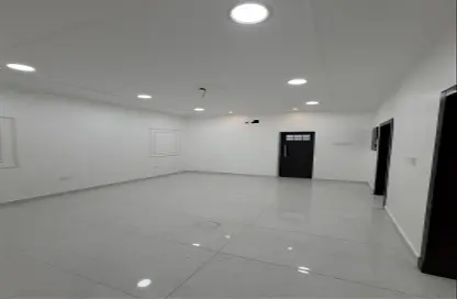 Apartment - 2 Bedrooms - 2 Bathrooms for rent in Isa Town - Central Governorate