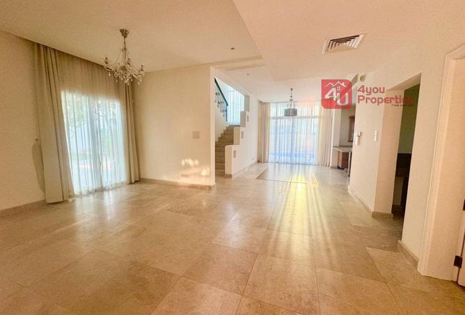 962403 - Property Image 2