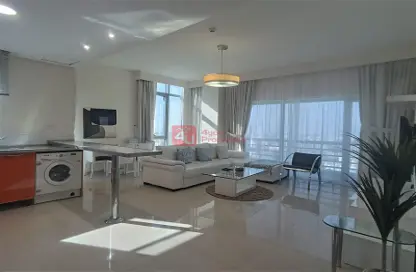 Living / Dining Room image for: Apartment - 1 Bedroom - 2 Bathrooms for rent in Mahooz - Manama - Capital Governorate, Image 1