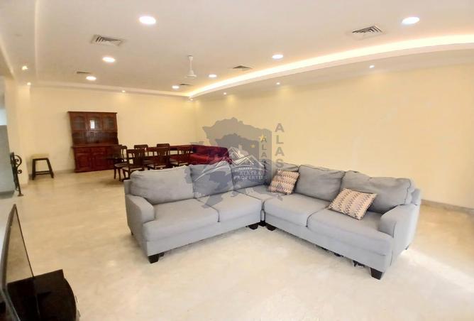 893917 - Property Image 3