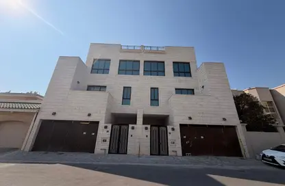 Villa - 5 Bedrooms - 6 Bathrooms for rent in Zinj - Manama - Capital Governorate