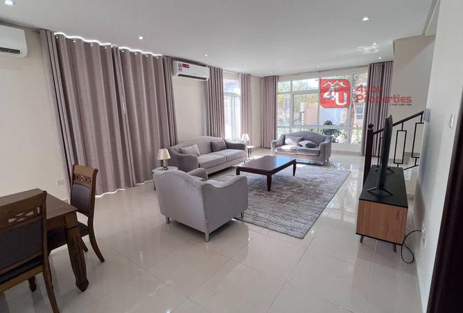 954332 - Property Image 3