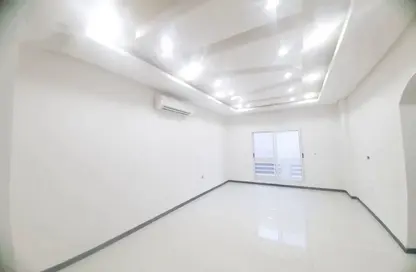 Apartment - 2 Bedrooms - 2 Bathrooms for rent in Hidd - Muharraq Governorate