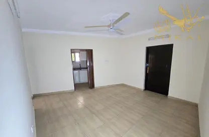 Apartment - 2 Bedrooms - 2 Bathrooms for rent in Sanabis - Manama - Capital Governorate