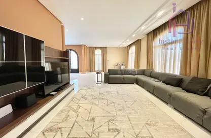 Villa - 5 Bedrooms - 6 Bathrooms for rent in Tubli - Central Governorate