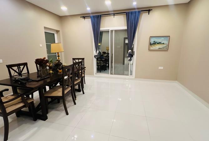 989249 - Property Main Image