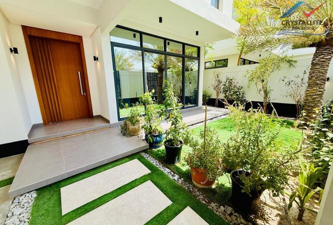 988906 - Property Image 2