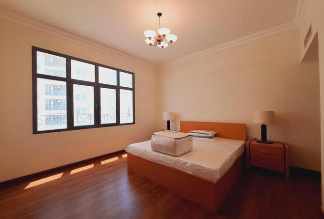 805059 - Property Image 3