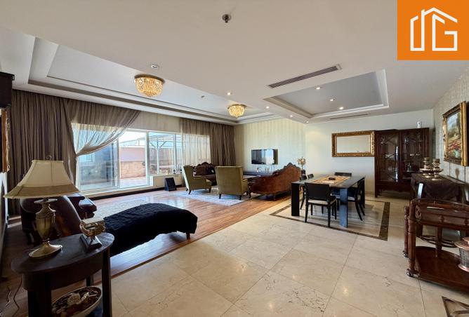 985339 - Property Image 2