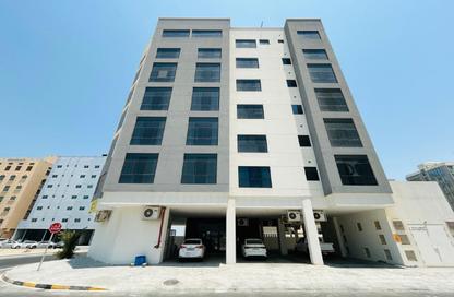 Apartment - 2 Bedrooms - 3 Bathrooms for rent in Janabiya - Northern Governorate