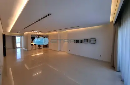 Apartment - 3 Bedrooms - 5 Bathrooms for rent in Reef Island - Capital Governorate
