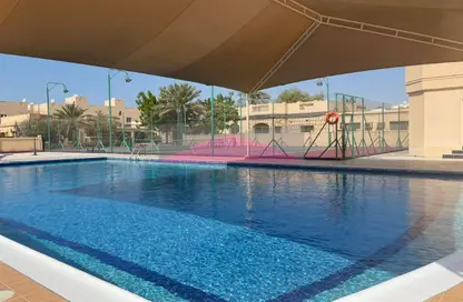 مجمع سكني - 3 غرف نوم - 2 حمامات للايجار في الجنبية - المحافظة الشمالية