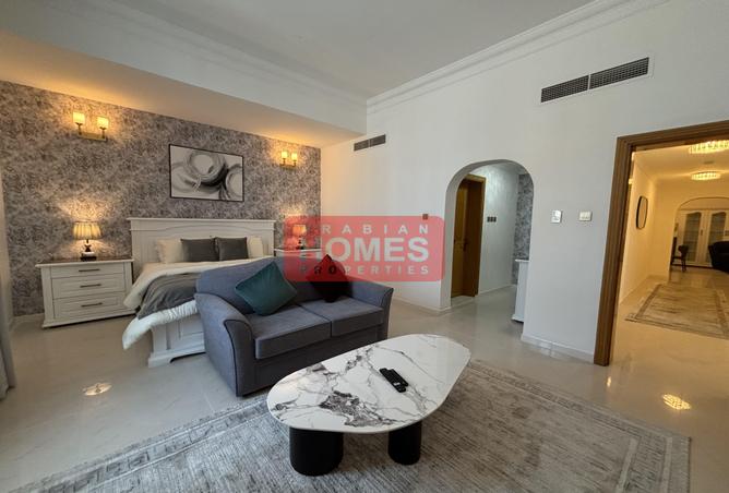 960715 - Property Image 2