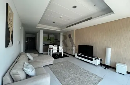 Apartment - 2 Bedrooms - 3 Bathrooms for rent in Reef Island - Capital Governorate