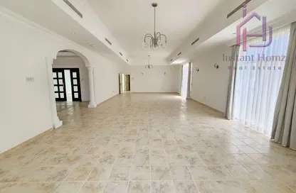 Villa - 4 Bedrooms - 5 Bathrooms for rent in Saar - Northern Governorate