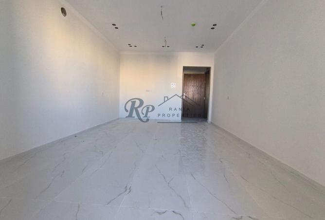 992613 - Property Image 3