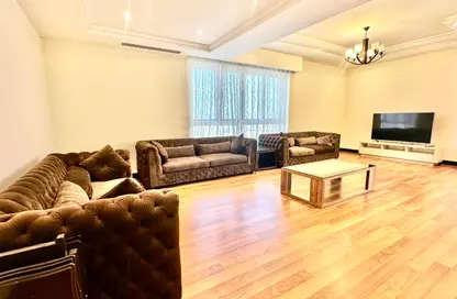 Apartment - 4 Bedrooms - 6 Bathrooms for rent in Abraj Al Lulu - Manama - Capital Governorate