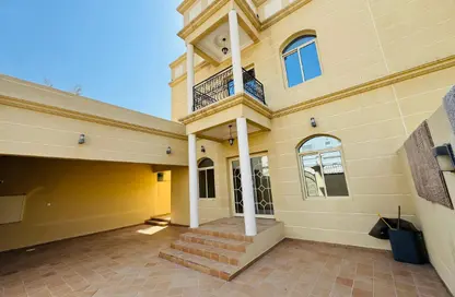 Villa - 3 Bedrooms - 4 Bathrooms for rent in Arad - Muharraq Governorate