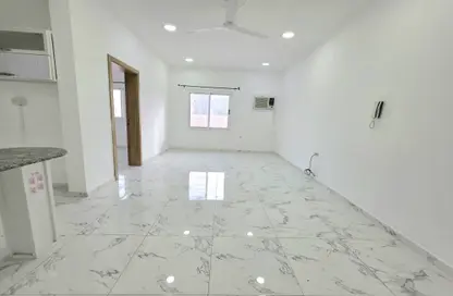 شقة - غرفة نوم - 1 حمام للايجار في توبلي - المحافظة الوسطى