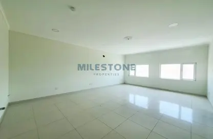 Empty Room image for: Office Space - Studio - 2 Bathrooms for rent in Alhajiyat - Riffa - Southern Governorate, Image 1