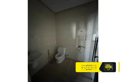 صورة لـ حمام شقة - 3 غرف نوم - 2 حمامات للايجار في توبلي - المحافظة الوسطى ، صورة رقم 1