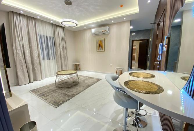 985577 - Property Image 2