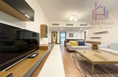Apartment - 3 Bedrooms - 4 Bathrooms for rent in Al Juffair - Capital Governorate