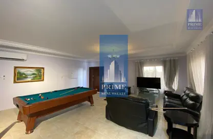 فيلا - 4 غرف نوم - 5 حمامات للايجار في الجفير - محافظة العاصمة