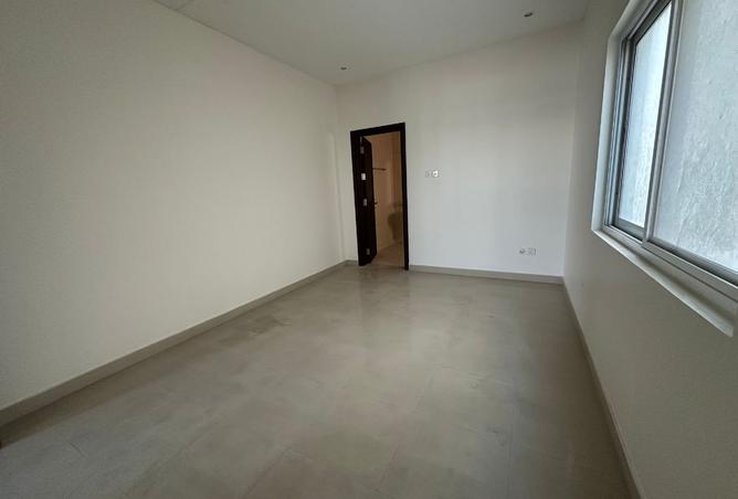 992341 - Property Image 2