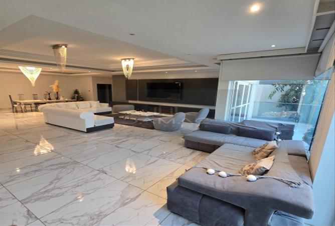 939290 - Property Image 2
