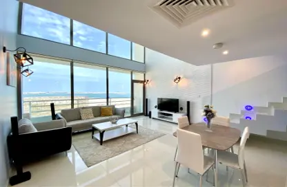 Duplex - 3 Bedrooms - 4 Bathrooms for rent in Al Juffair - Capital Governorate