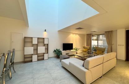 Villa - 3 Bedrooms - 4 Bathrooms for rent in Saraya 2 - Bu Quwah - Northern Governorate
