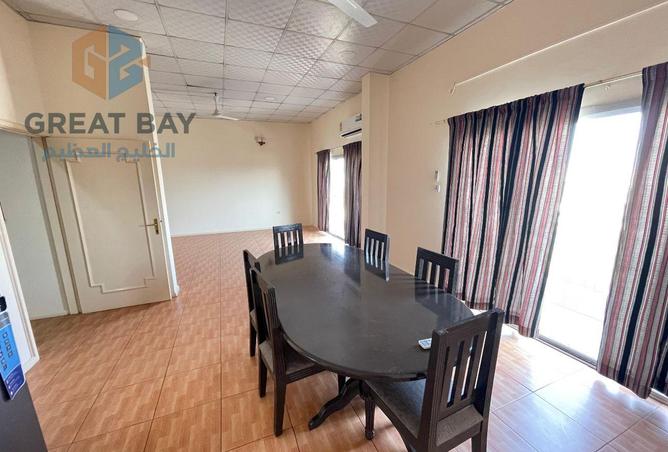 985775 - Property Image 2