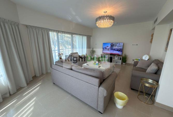 965213 - Property Image 3