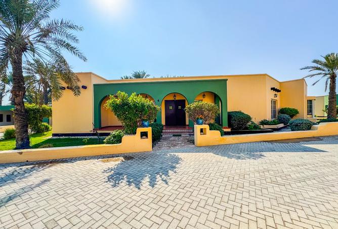 985156 - Property Main Image