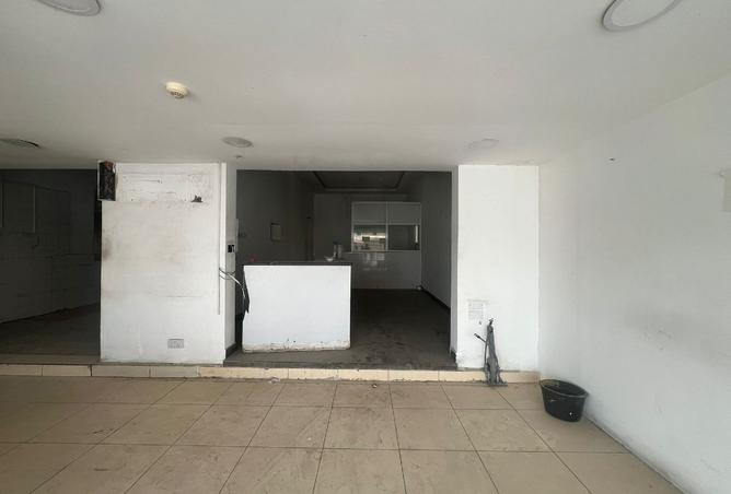 958240 - Property Image 2
