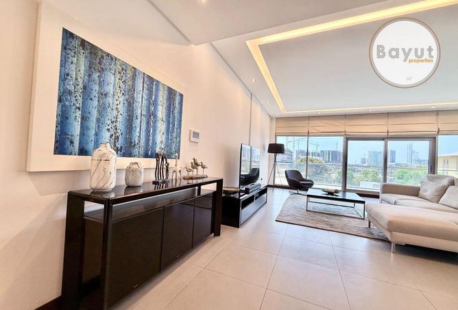 953698 - Property Image 2